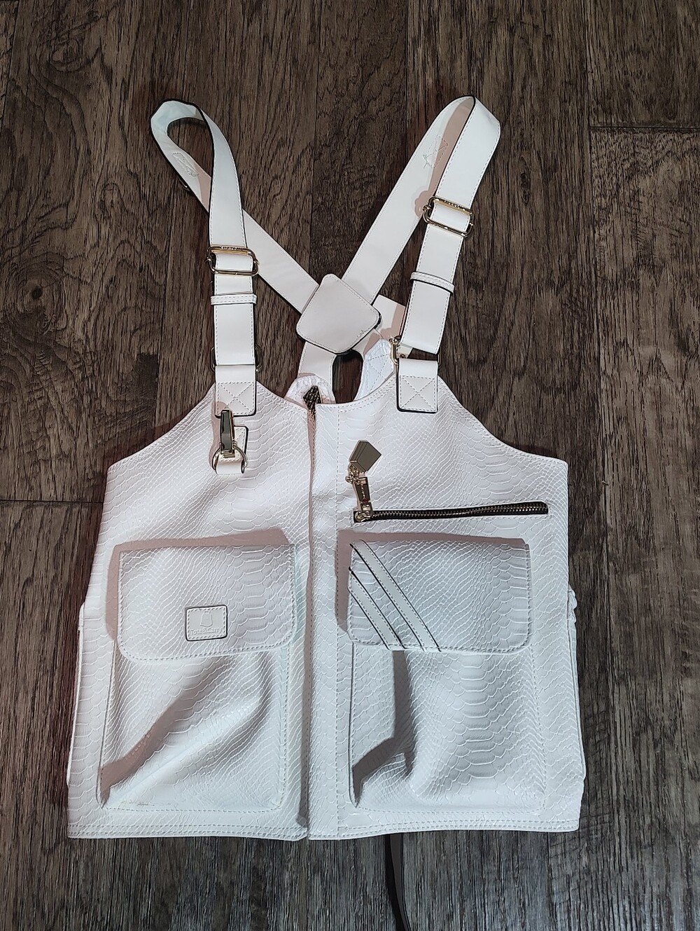 Tote & CarryWhite Reptile Textured Faux Leather Utility Vest Size M